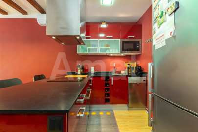 Pis reformat amb vistes al clot -12