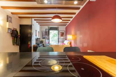 Pis reformat amb vistes al clot -13