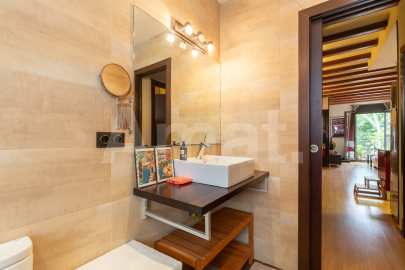 Pis reformat amb vistes al clot -16