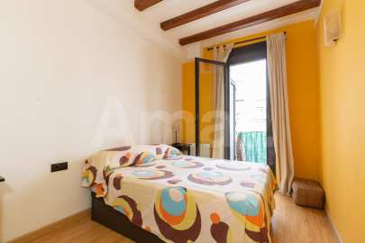 Pis reformat amb vistes al clot -17