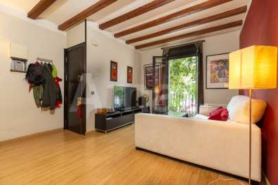 Pis reformat amb vistes al clot -2