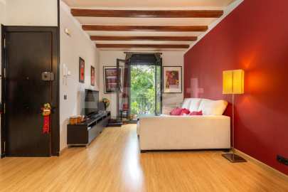 Pis reformat amb vistes al clot -3