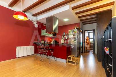 Pis reformat amb vistes al clot -9