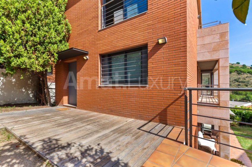 Elegante casa con vistas, en Ciudad Diagonal -3