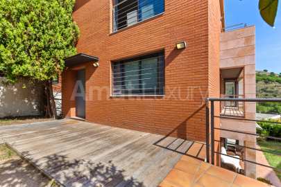 Elegante casa con vistas, en Ciudad Diagonal -3