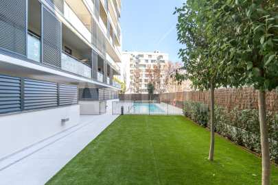 Pis seminou, alt i cantoner, amb terrassa i piscina -3
