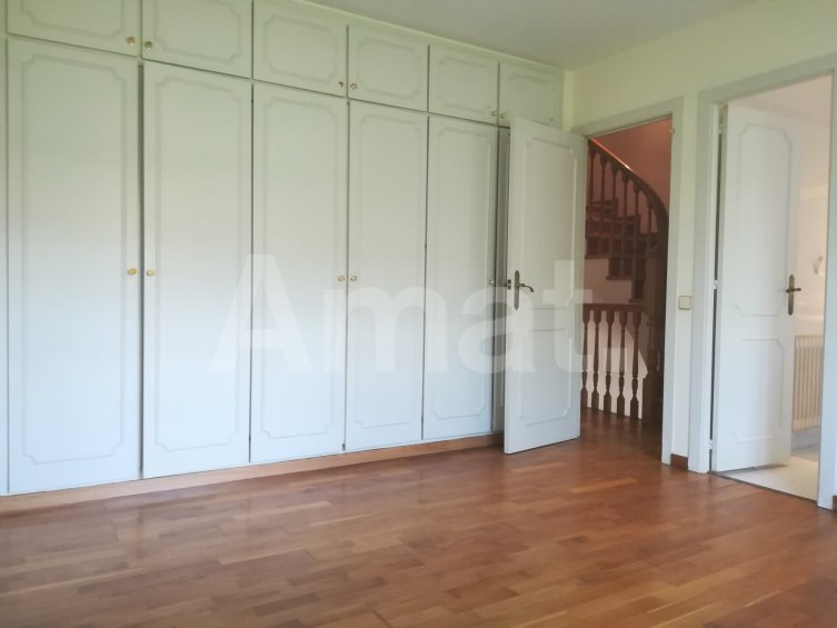 Beautiful detached house in L' Eixample -11