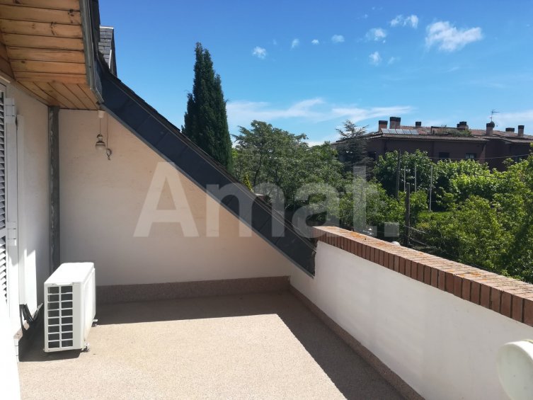 Beautiful detached house in L' Eixample -25