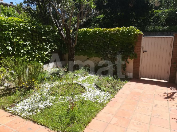 Beautiful detached house in L' Eixample -8