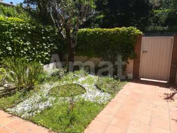 Beautiful detached house in L' Eixample -8