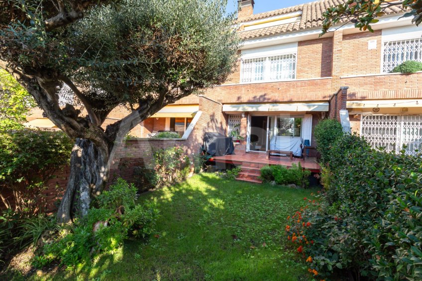 Fantastic fully renovated terraced house with garden