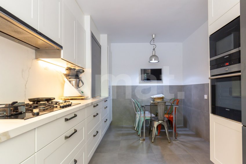 Fantastic fully renovated terraced house with garden -11