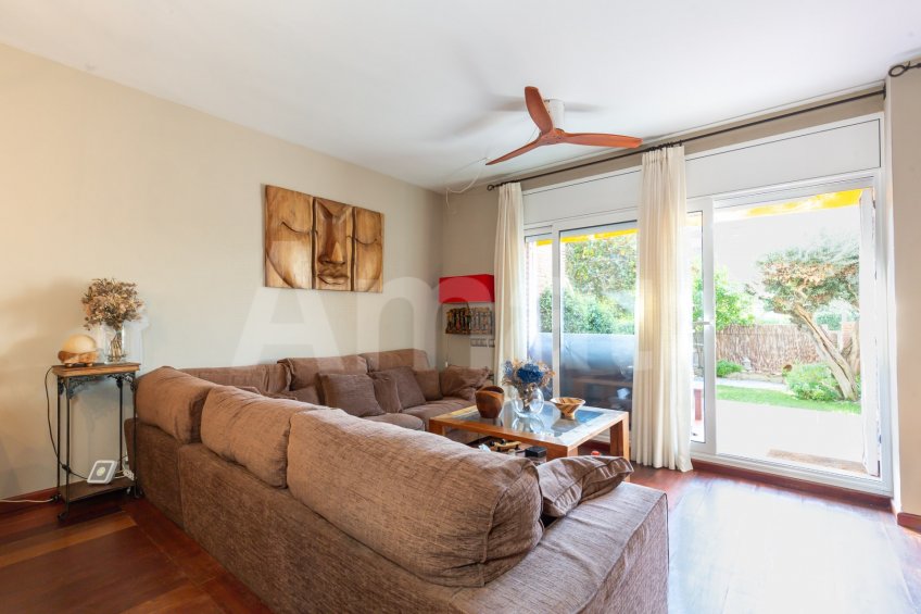 Fantastic fully renovated terraced house with garden -15