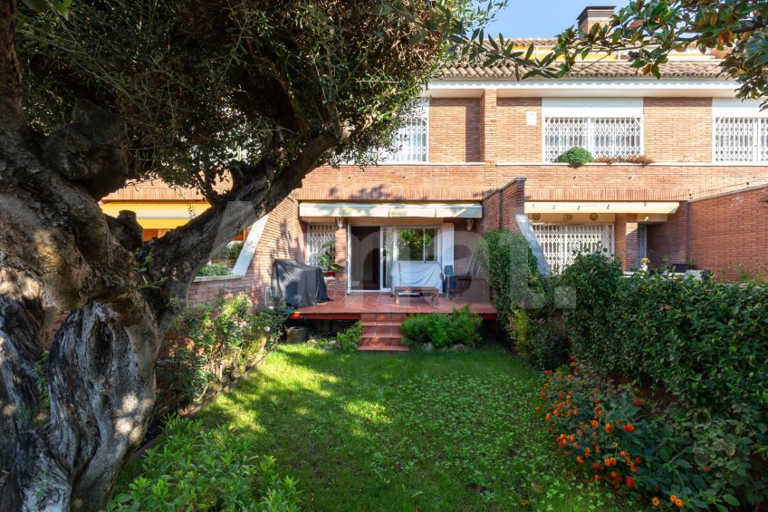 Fantastic fully renovated terraced house with garden -20