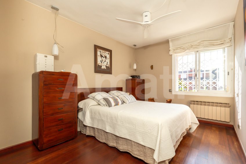 Fantastic fully renovated terraced house with garden -26