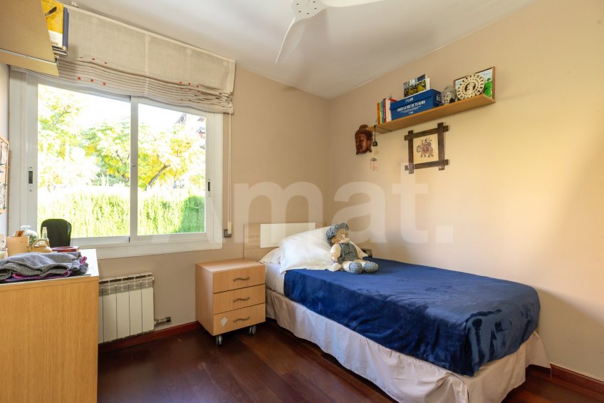 Fantastic fully renovated terraced house with garden -31