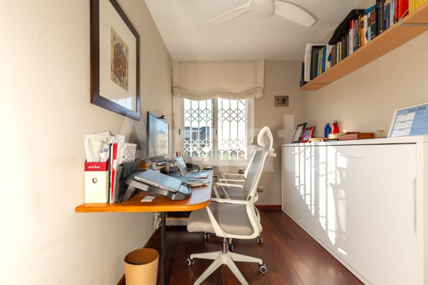 Fantastic fully renovated terraced house with garden -36