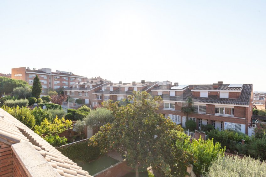 Fantastic fully renovated terraced house with garden -46