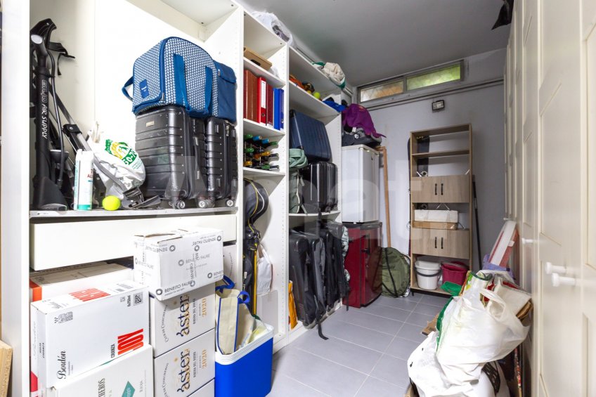 Fantastic fully renovated terraced house with garden -53