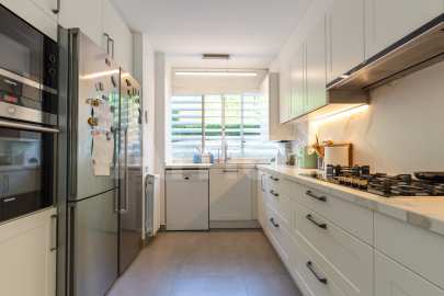 Fantastic fully renovated terraced house with garden -10