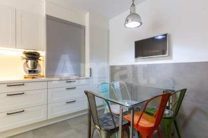 Fantastic fully renovated terraced house with garden -12
