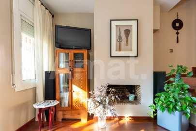 Fantastic fully renovated terraced house with garden -17