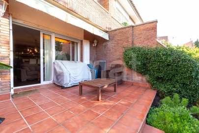 Fantastic fully renovated terraced house with garden -18