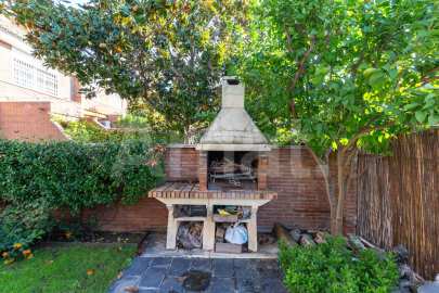 Fantastic fully renovated terraced house with garden -21