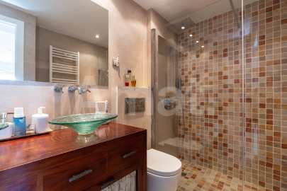 Fantastic fully renovated terraced house with garden -25