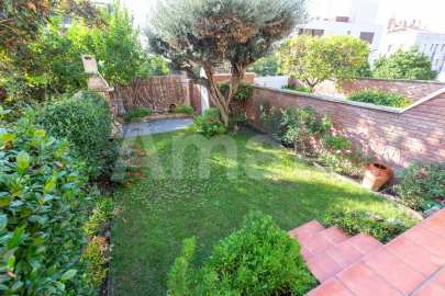 Fantastic fully renovated terraced house with garden -28