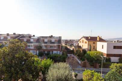 Fantastic fully renovated terraced house with garden -45