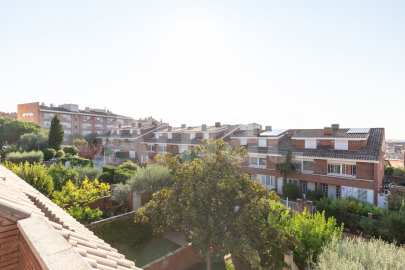Fantastic fully renovated terraced house with garden -46