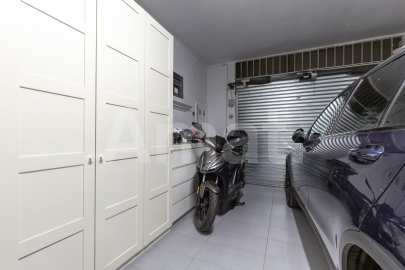 Fantastic fully renovated terraced house with garden -48