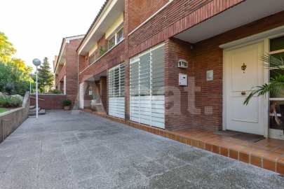 Fantastic fully renovated terraced house with garden -6