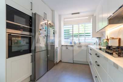 Fantastic fully renovated terraced house with garden -9