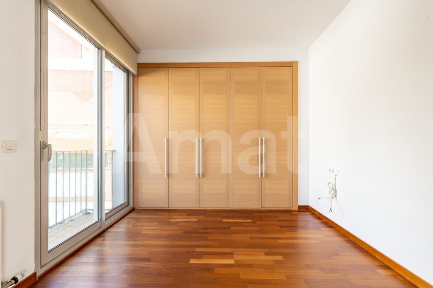 Semi-new, central and quiet flat -22