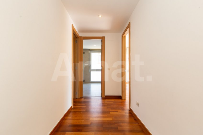 Semi-new, central and quiet flat -9