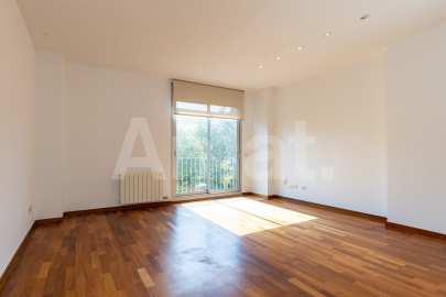 Semi-new, central and quiet flat -14