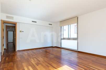Semi-new, central and quiet flat -15