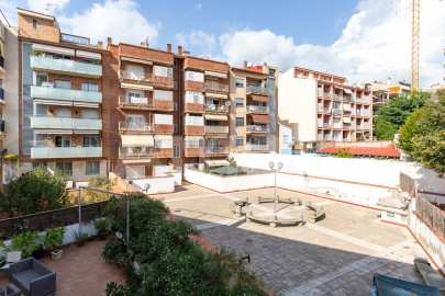 Semi-new, central and quiet flat -24