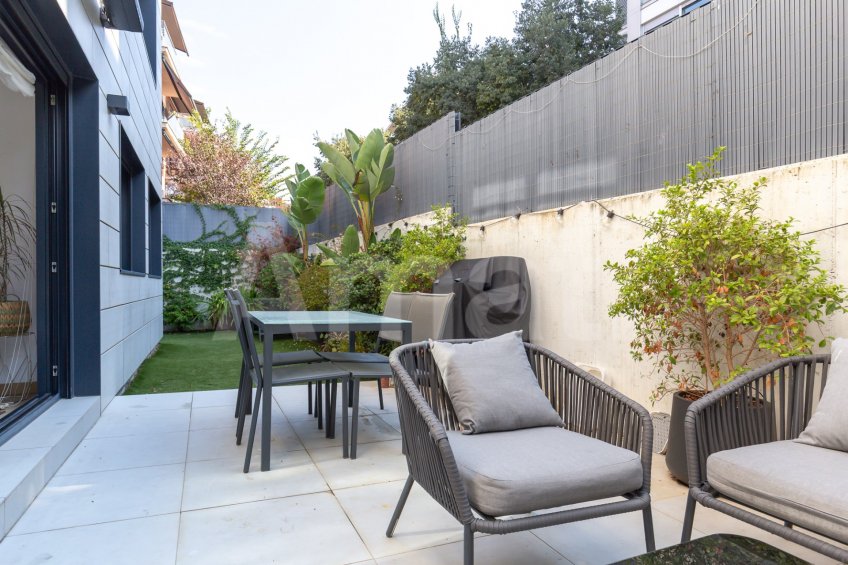 Planta baixa amb gran jardí, a Vollpelleres
