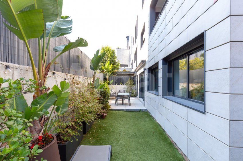 Planta baixa amb gran jardí, a Vollpelleres -17
