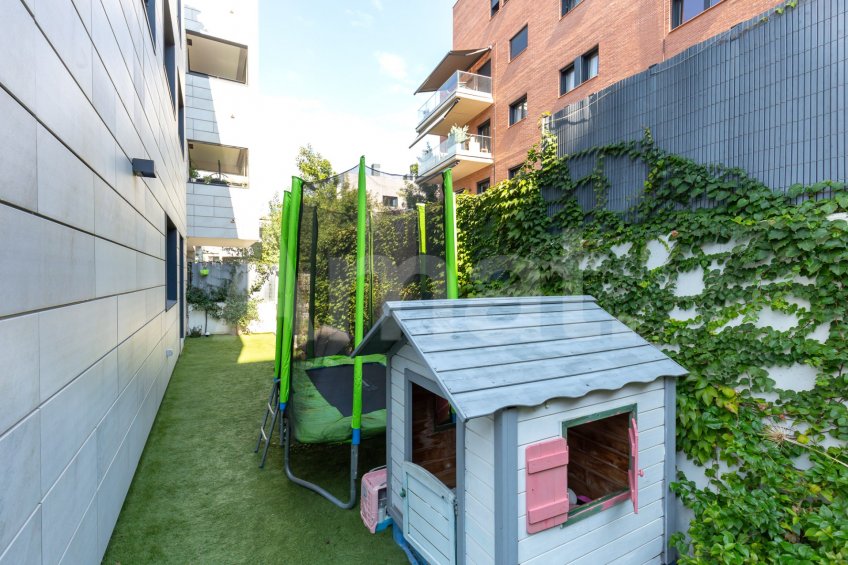 Planta baixa amb gran jardí, a Vollpelleres -19