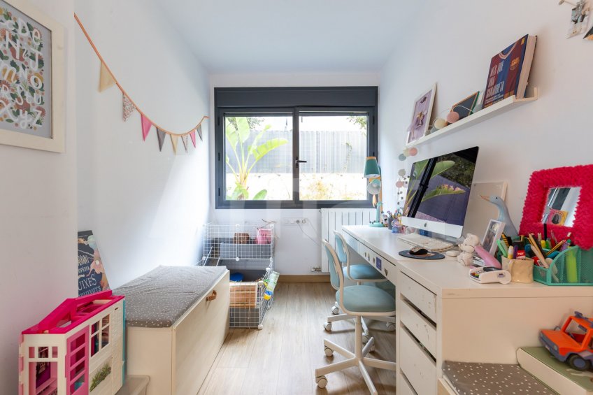 Planta baixa amb gran jardí, a Vollpelleres -38