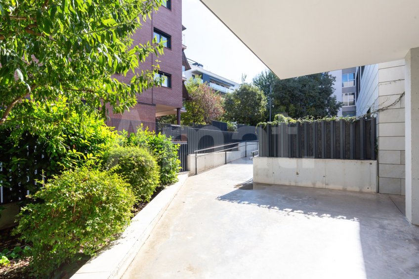 Planta baixa amb gran jardí, a Vollpelleres -44