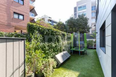 Planta baixa amb gran jardí, a Vollpelleres -20