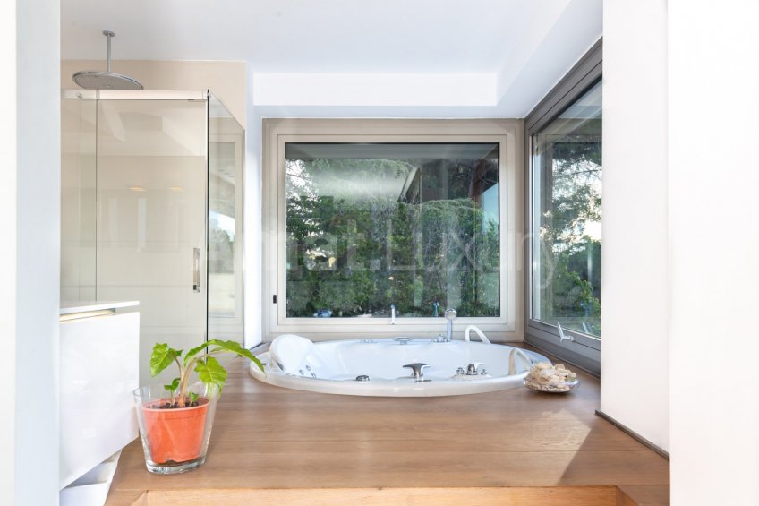 Design house with spectacular views, in Sant Cugat -54