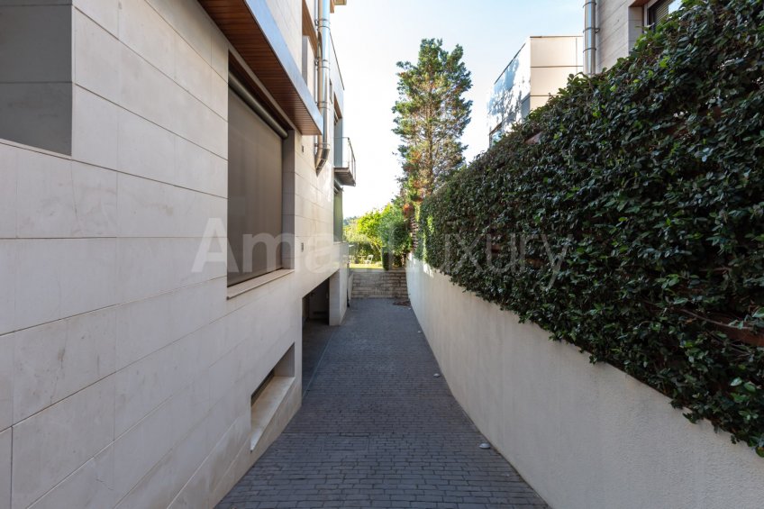 Design house with spectacular views, in Sant Cugat -65