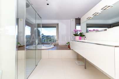 Design house with spectacular views, in Sant Cugat -55