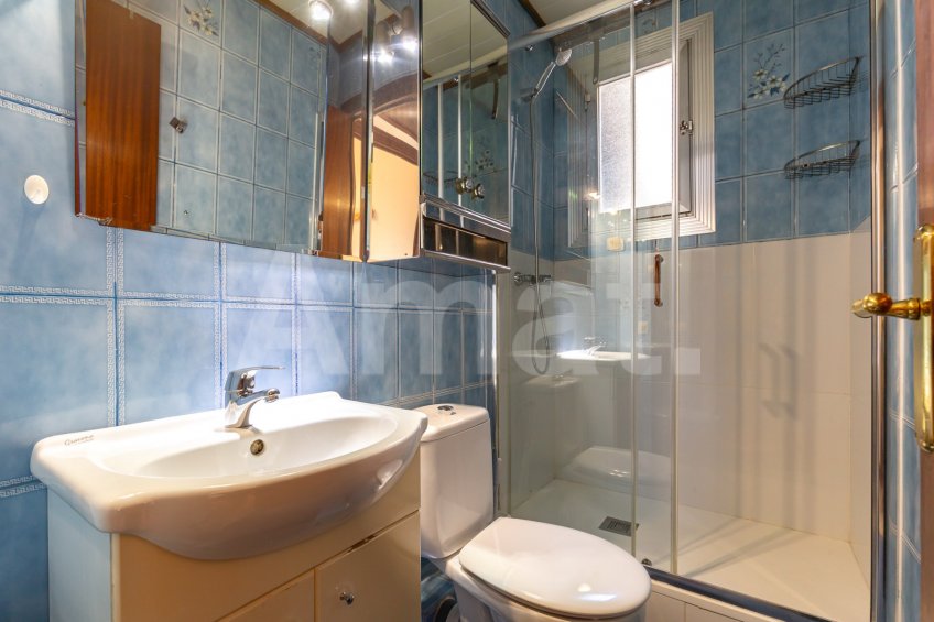 Flat in Clot, with great potential and views of Sagrada Familia -12